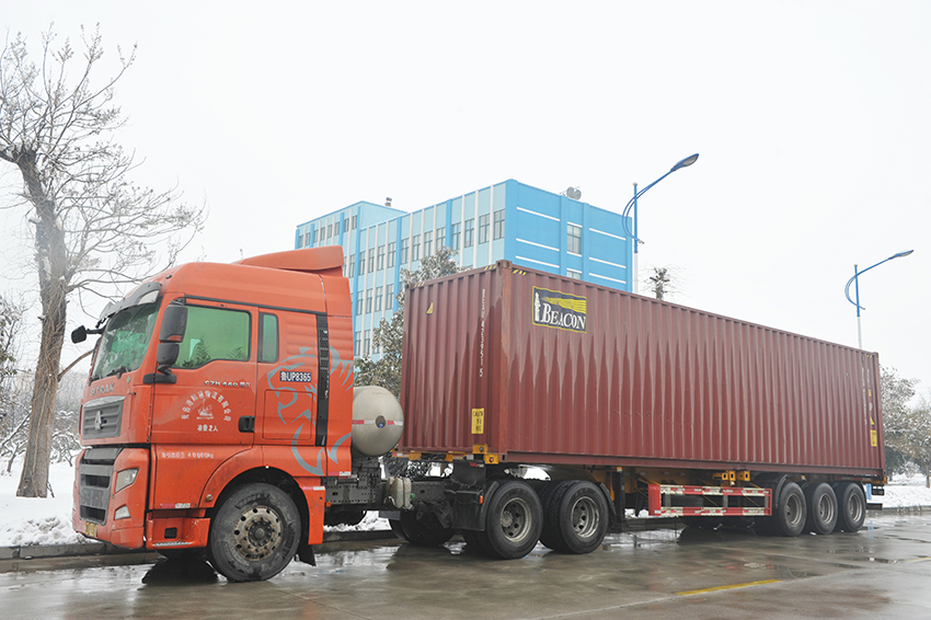 華泰集團設計制造的50T/D大豆、花生、小黑籽預處理榨油，20T/D浸出，20T/D精煉項目發往埃塞俄比亞